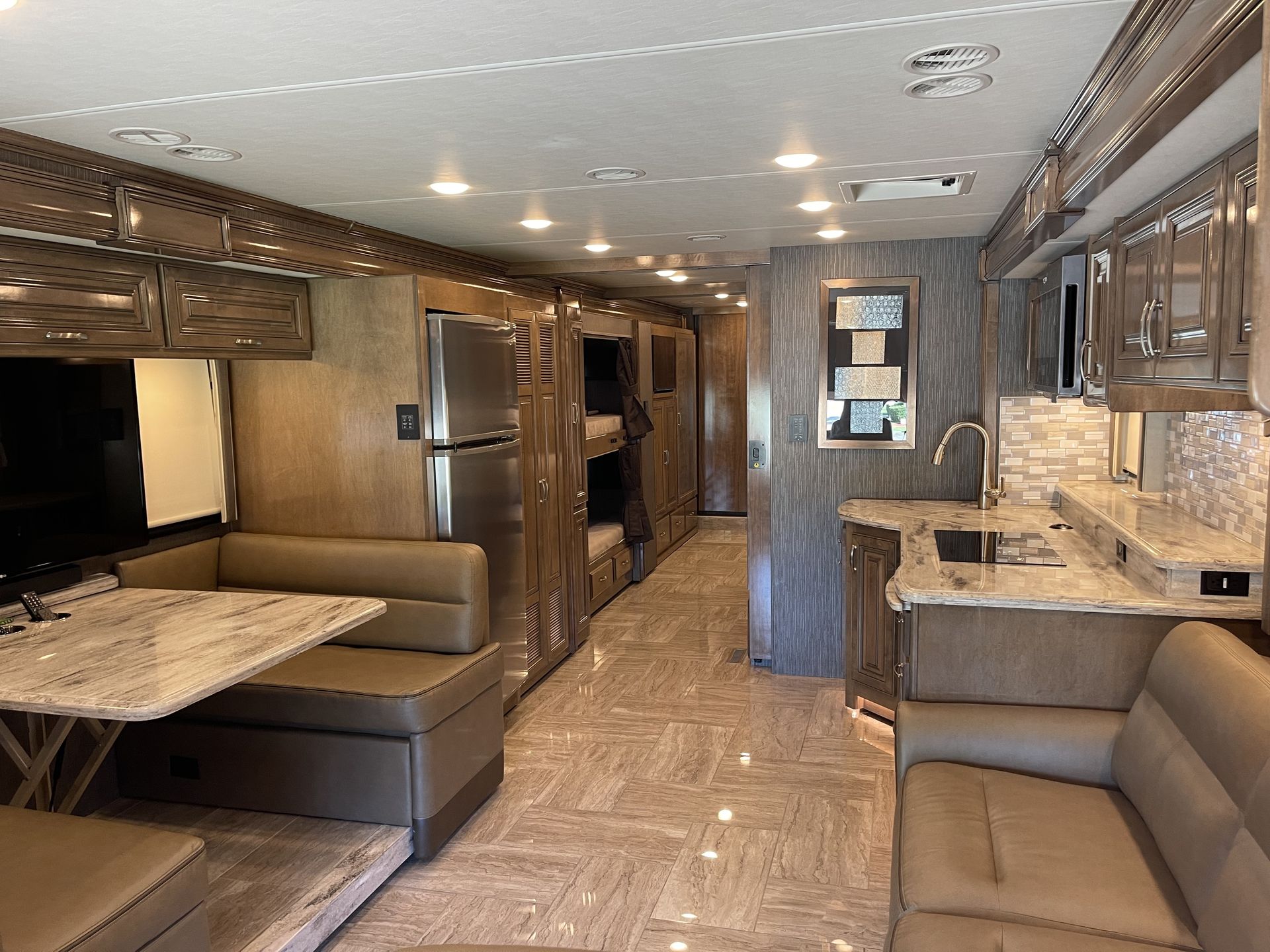 Photo 9 - 2020 Thor Class A Motorhome rental photo 10