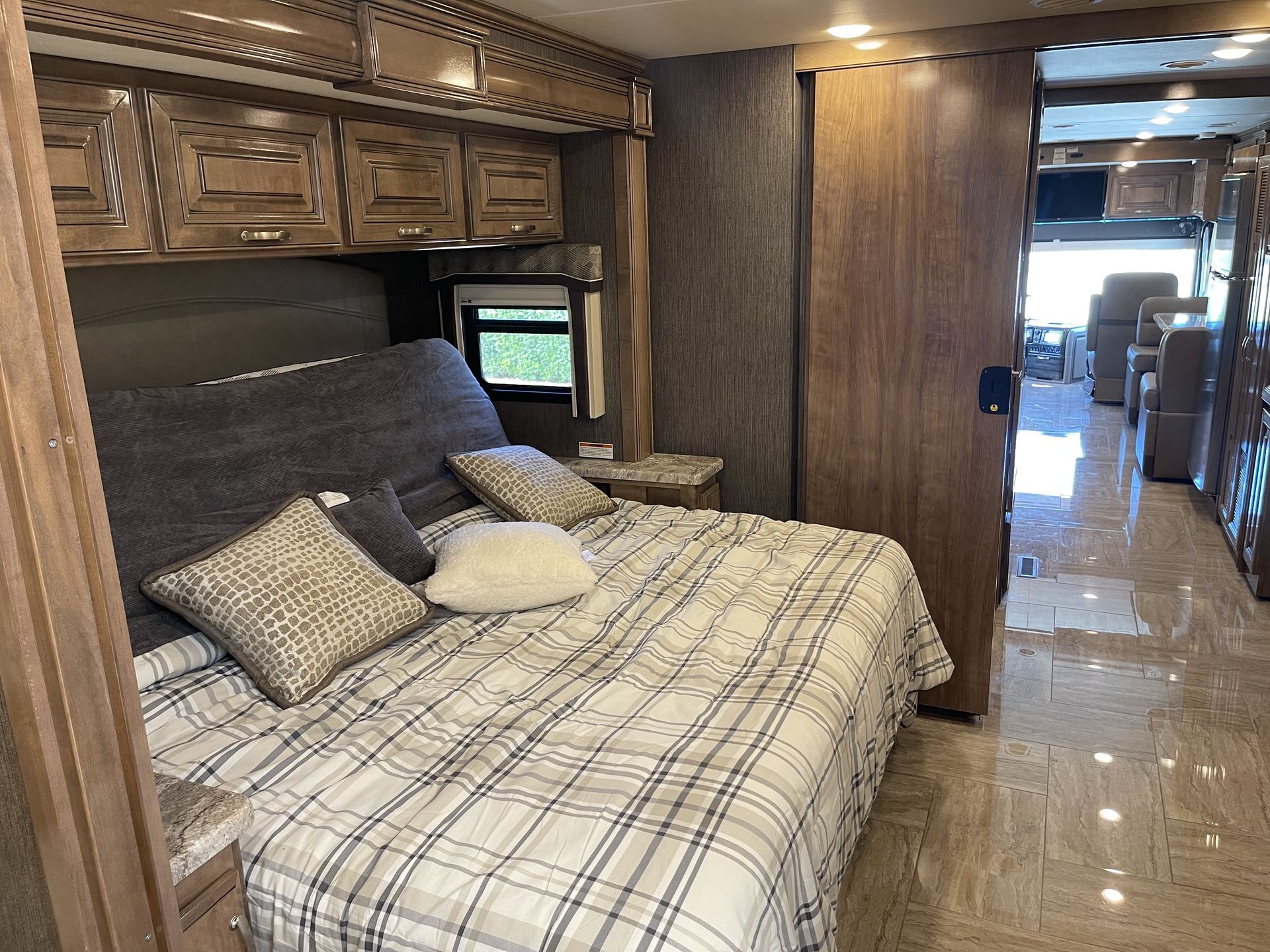 Photo 13 - 2020 Thor Class A Motorhome rental photo 14