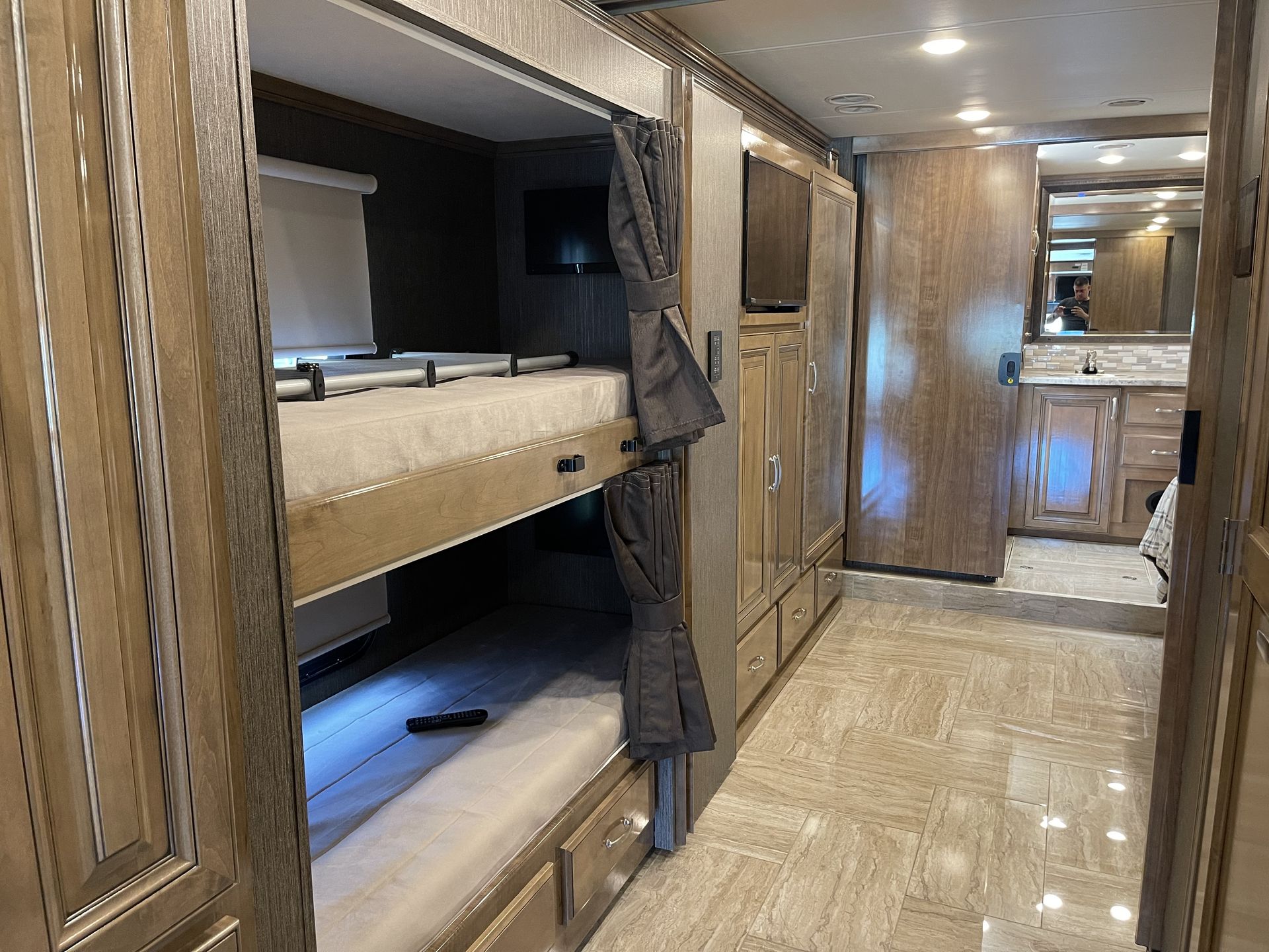 Photo 17 - 2020 Thor Class A Motorhome rental photo 18