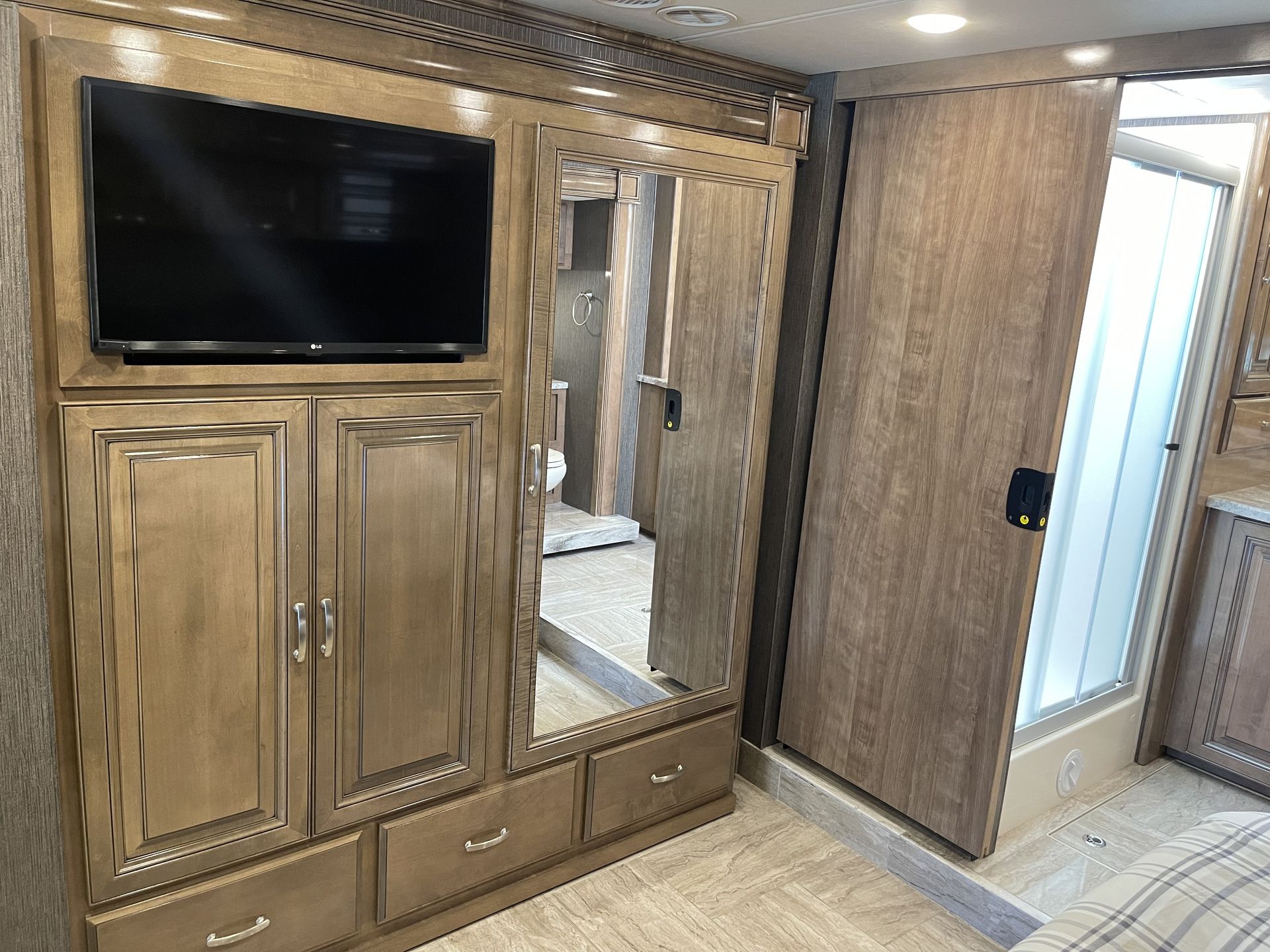 Photo 19 - 2020 Thor Class A Motorhome rental photo 20