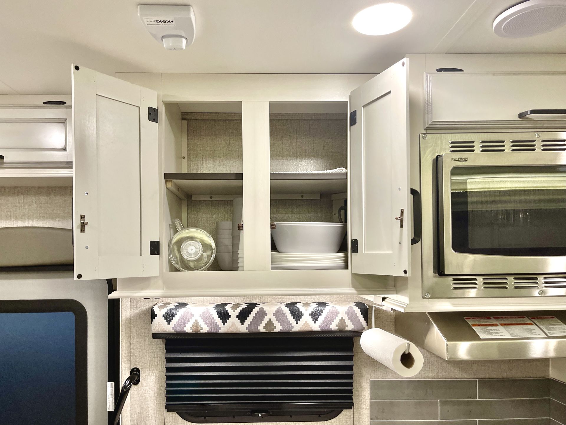 Photo 27 - 2021 Entegra Coach Class C Motorhome rental photo 29