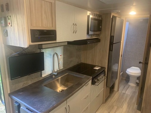 2021 Winnebago Micro Minnie Micro Minnie Travel Trailer for rent in Colorado Springs, CO