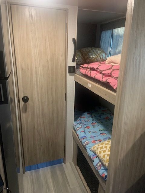 Photo 9 - 2021 Winnebago Micro Minnie Travel Trailer rental photo 11