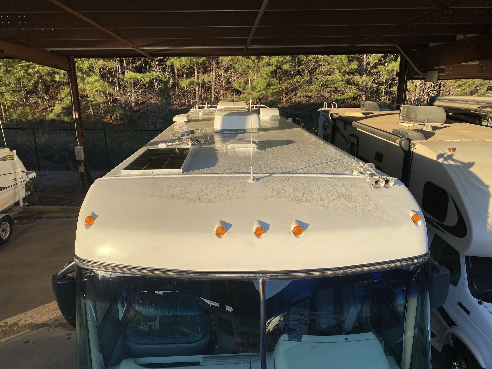 Photo 18 - 1997 National Class A Motorhome rental photo 20