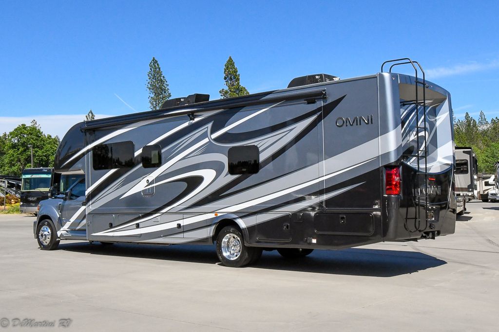 Photo 1 - 2021 Winnebago Class C Motorhome rental photo 10