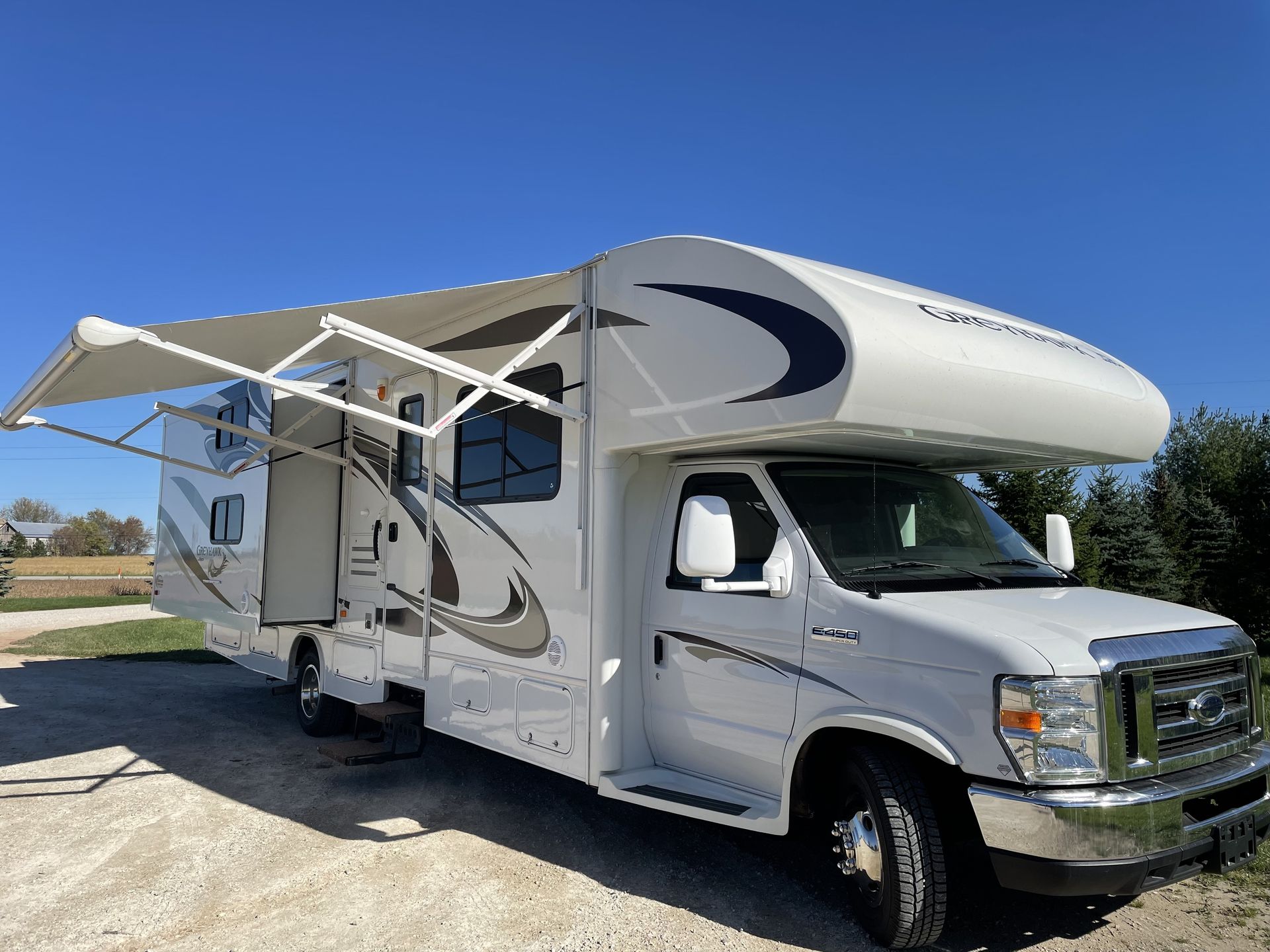 Photo 0 - 2013 Jayco Class C Motorhome rental photo 4