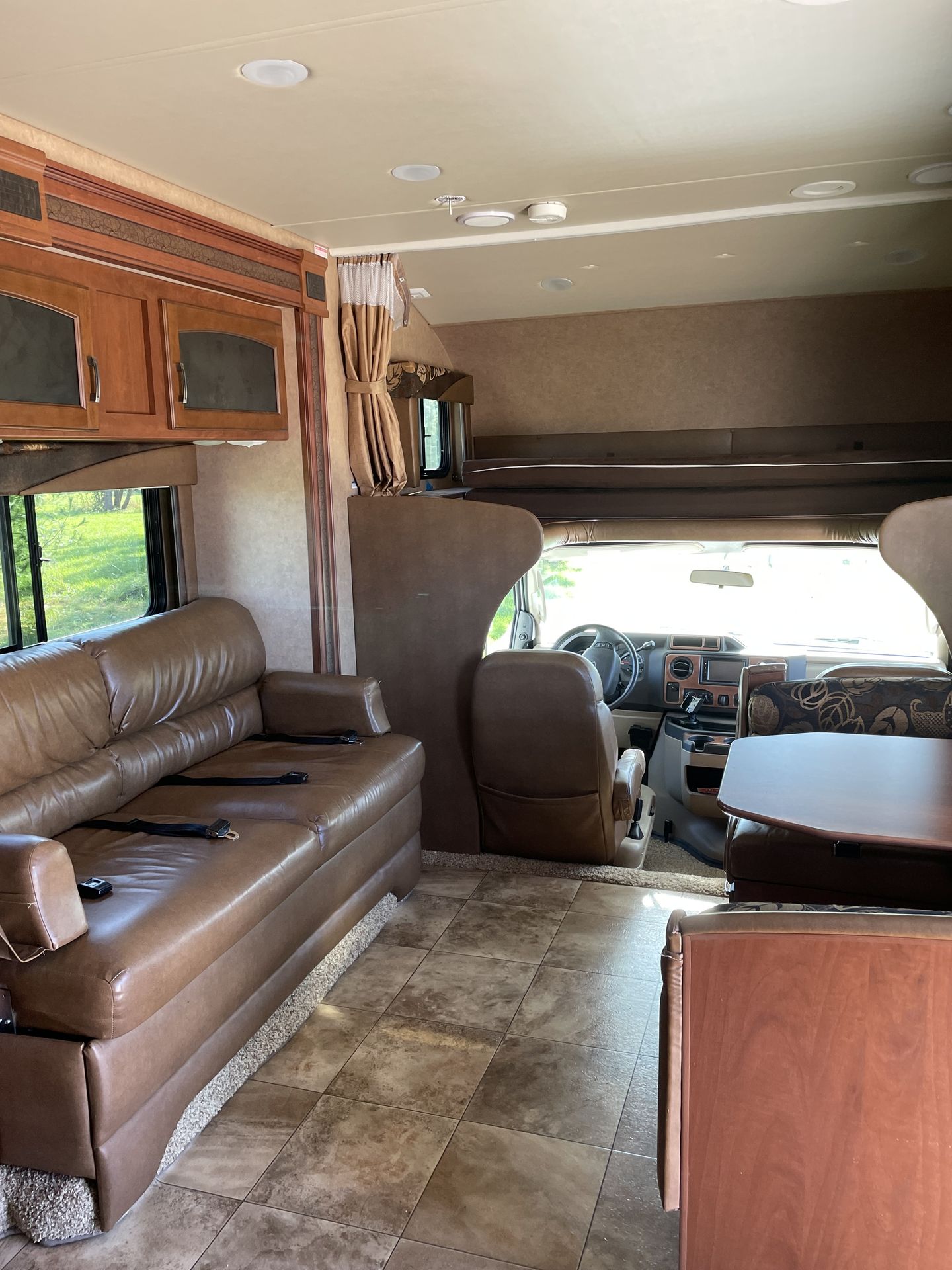 Photo 1 - 2013 Jayco Class C Motorhome rental photo 6