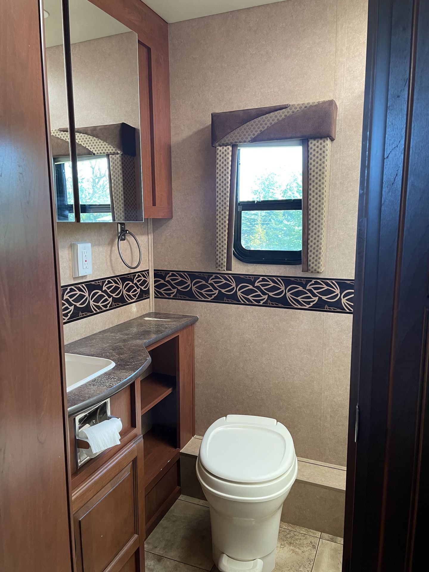 Photo 2 - 2013 Jayco Class C Motorhome rental photo 19