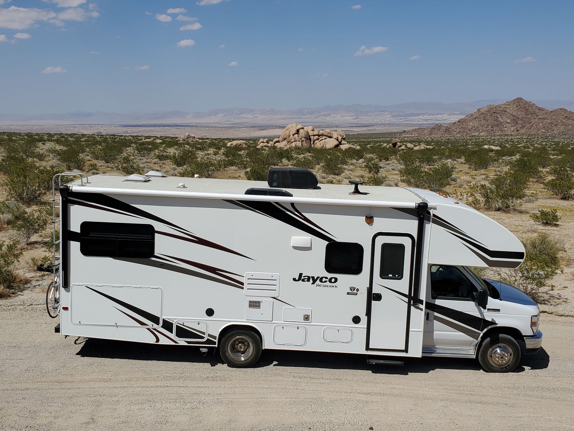 Photo 8 - 2019 Ford Class C Motorhome rental photo 10