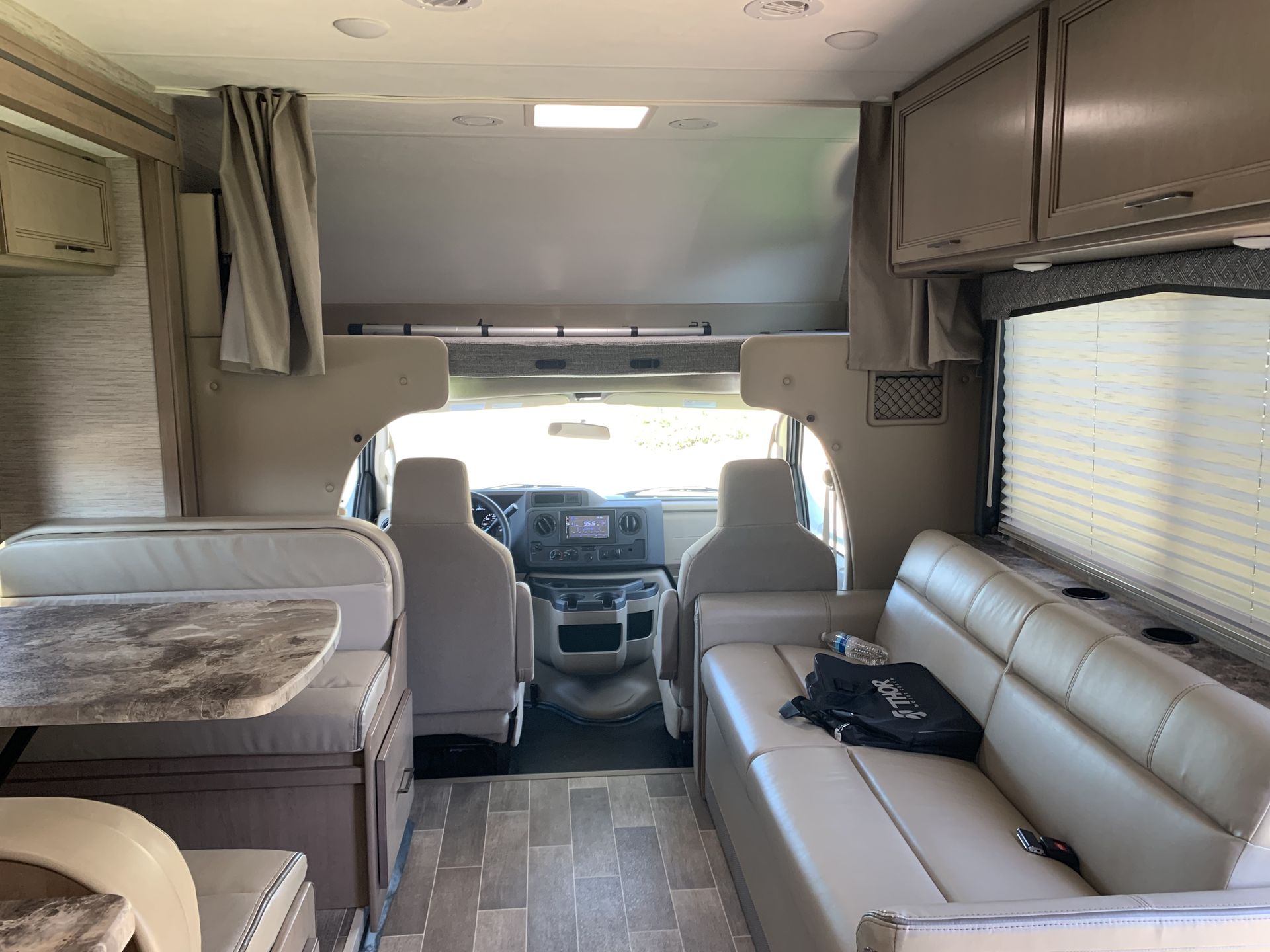 Photo 2 - 2022 Ford Class C Motorhome rental photo 4