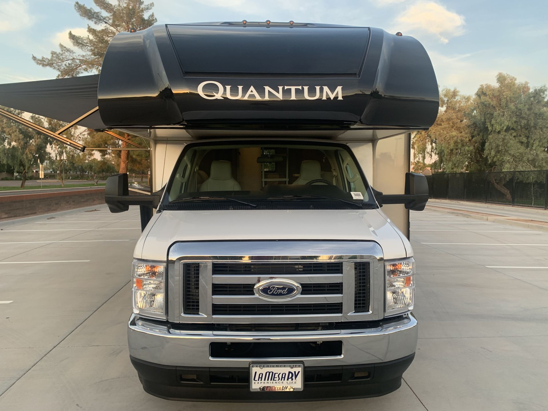 Photo 9 - 2022 Ford Class C Motorhome rental photo 11