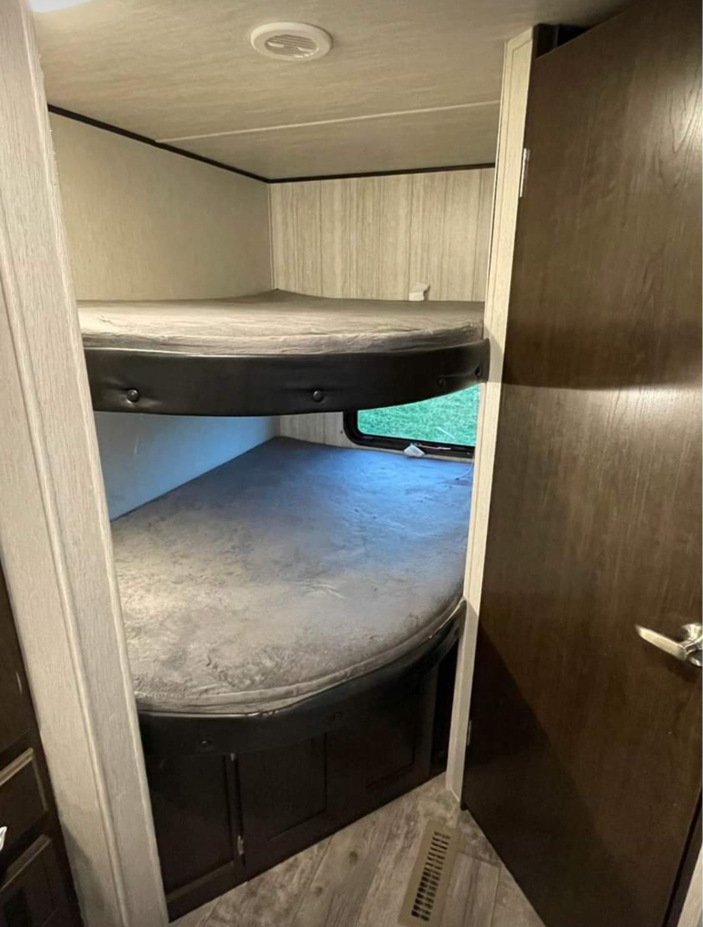 Photo 8 - 2019 Heartland Travel Trailer rental photo 10