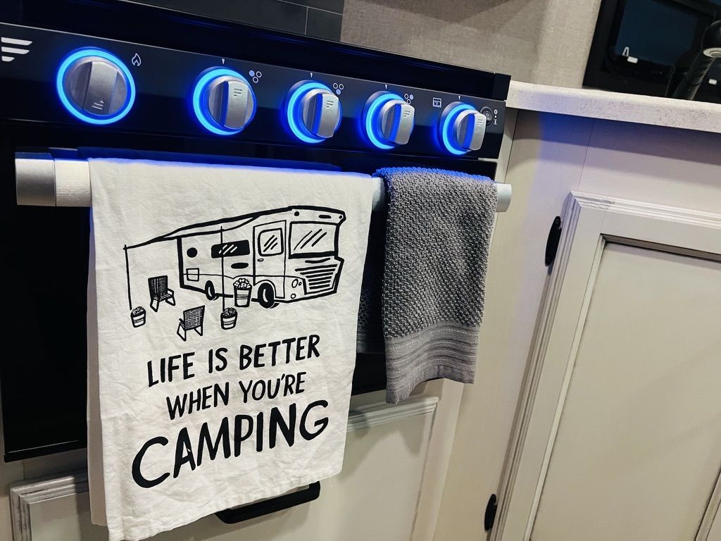 Photo 18 - 2021 Jayco Class A Motorhome rental photo 20