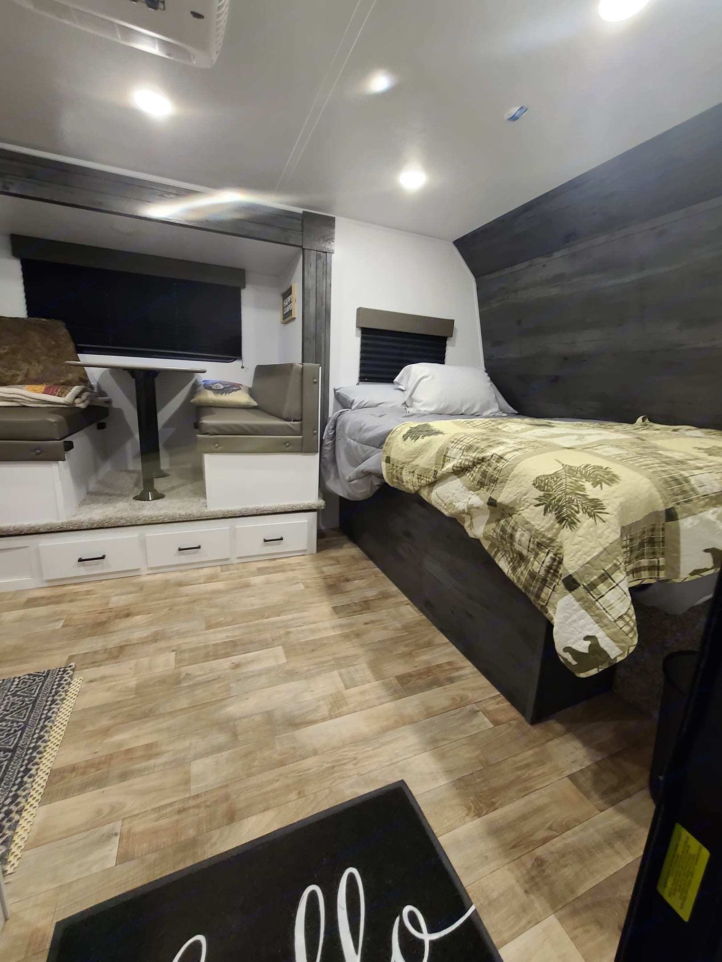 Photo 7 - 2022 Keystone Rv Travel Trailer rental photo 9