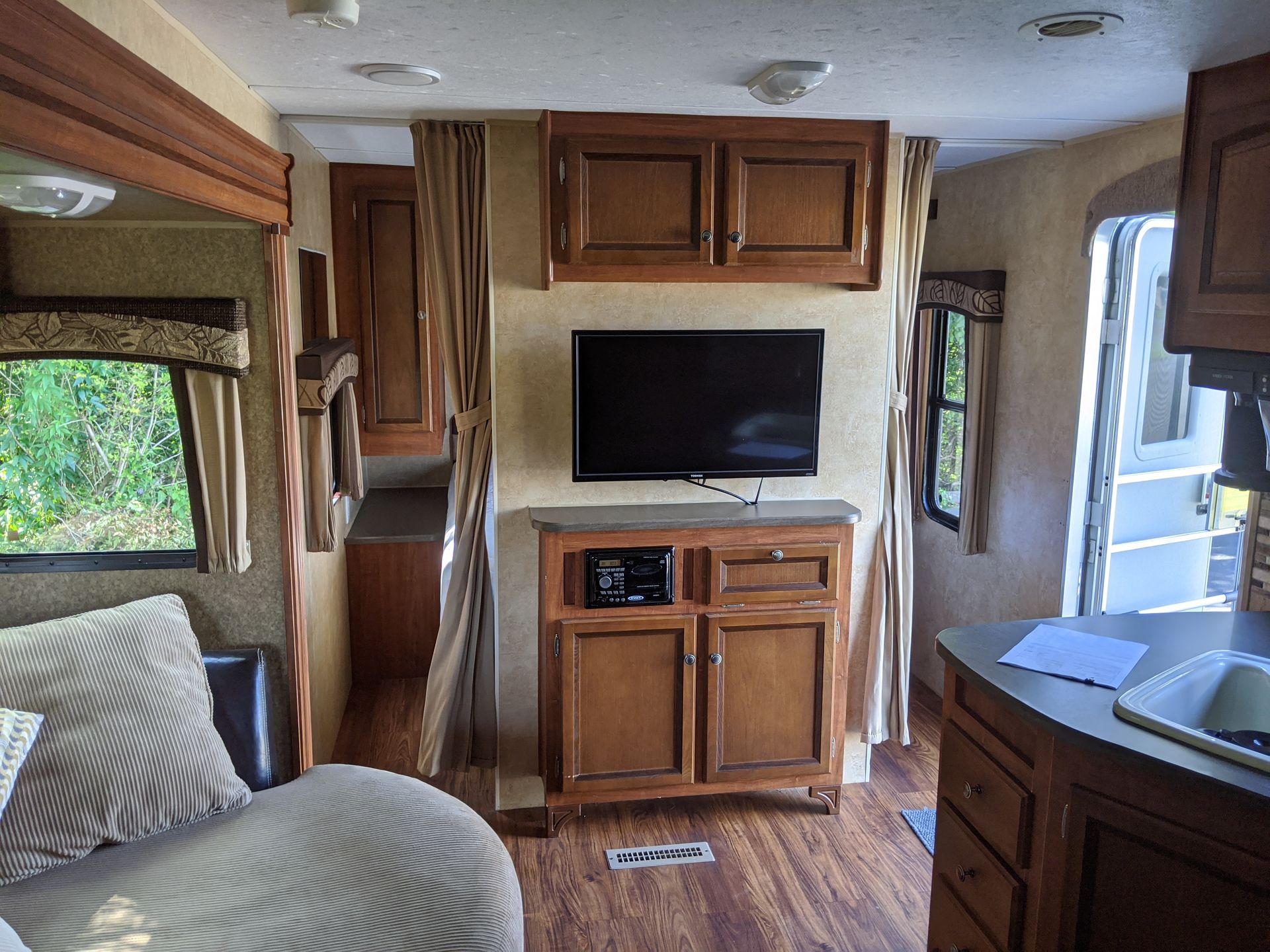 Photo 9 - 2012 Jayco Travel Trailer rental photo 11