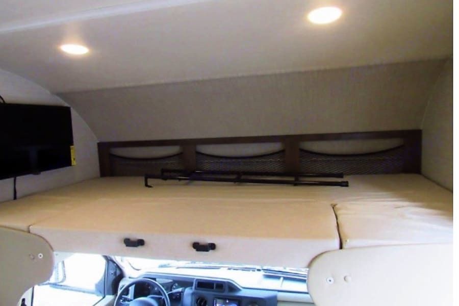 Photo 3 - 2020 Jayco Class C Motorhome rental photo 5