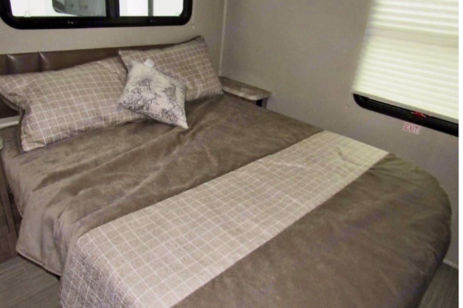 Photo 5 - 2020 Entegra Coach Class C Motorhome rental photo 7