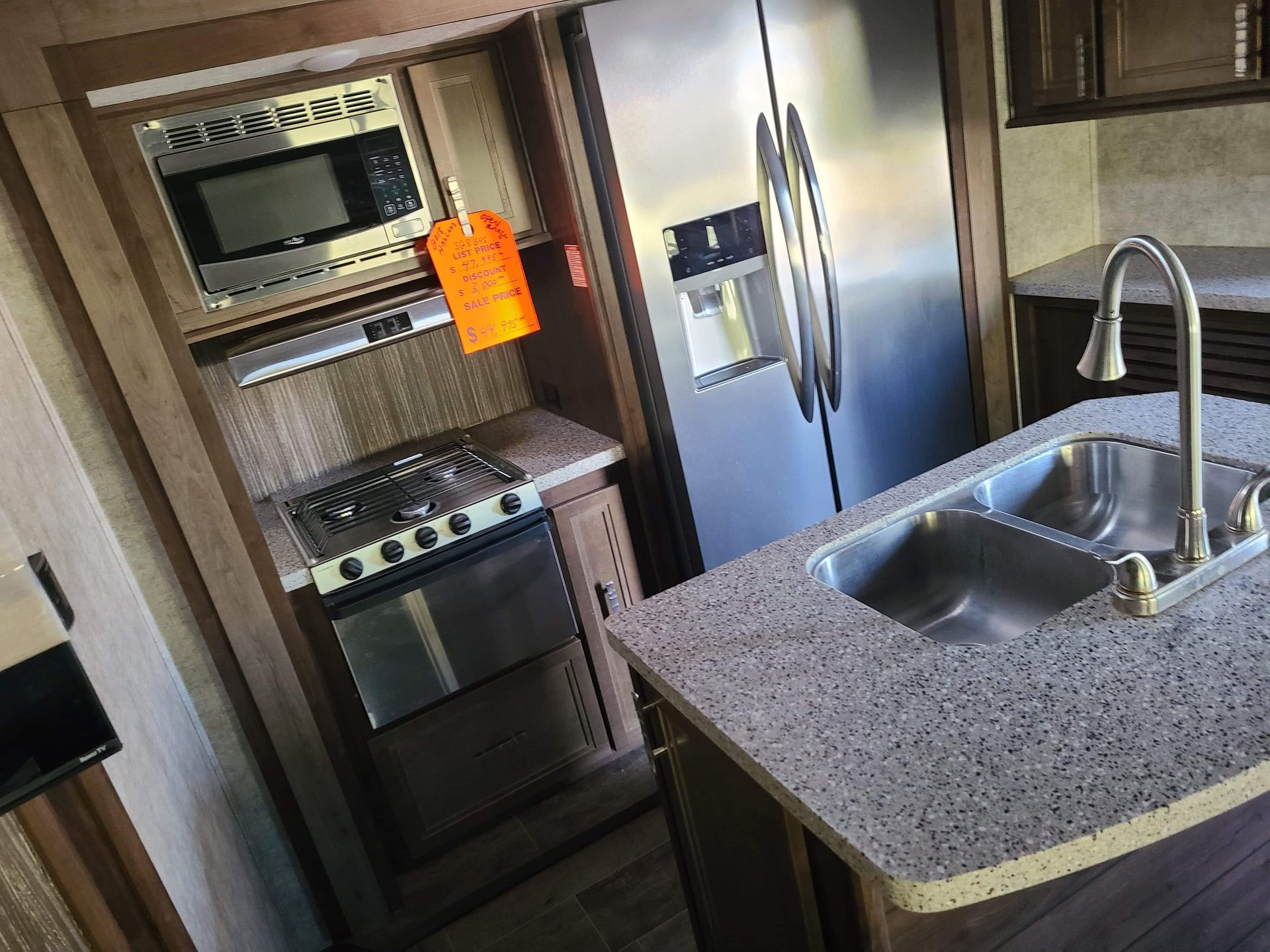 Photo 6 - 2018 Highland Rv Travel Trailer rental photo 8