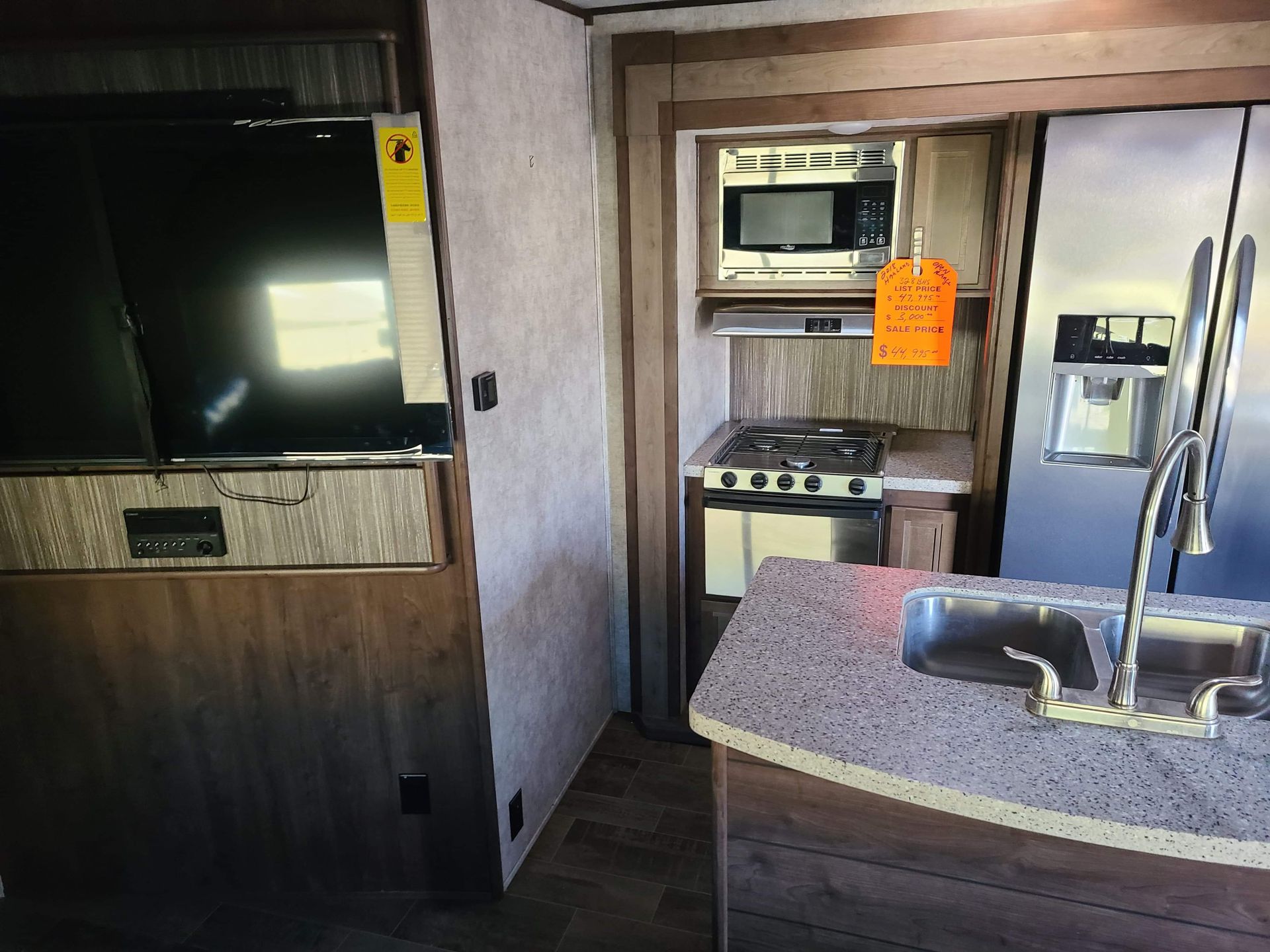Photo 7 - 2018 Highland Rv Travel Trailer rental photo 9