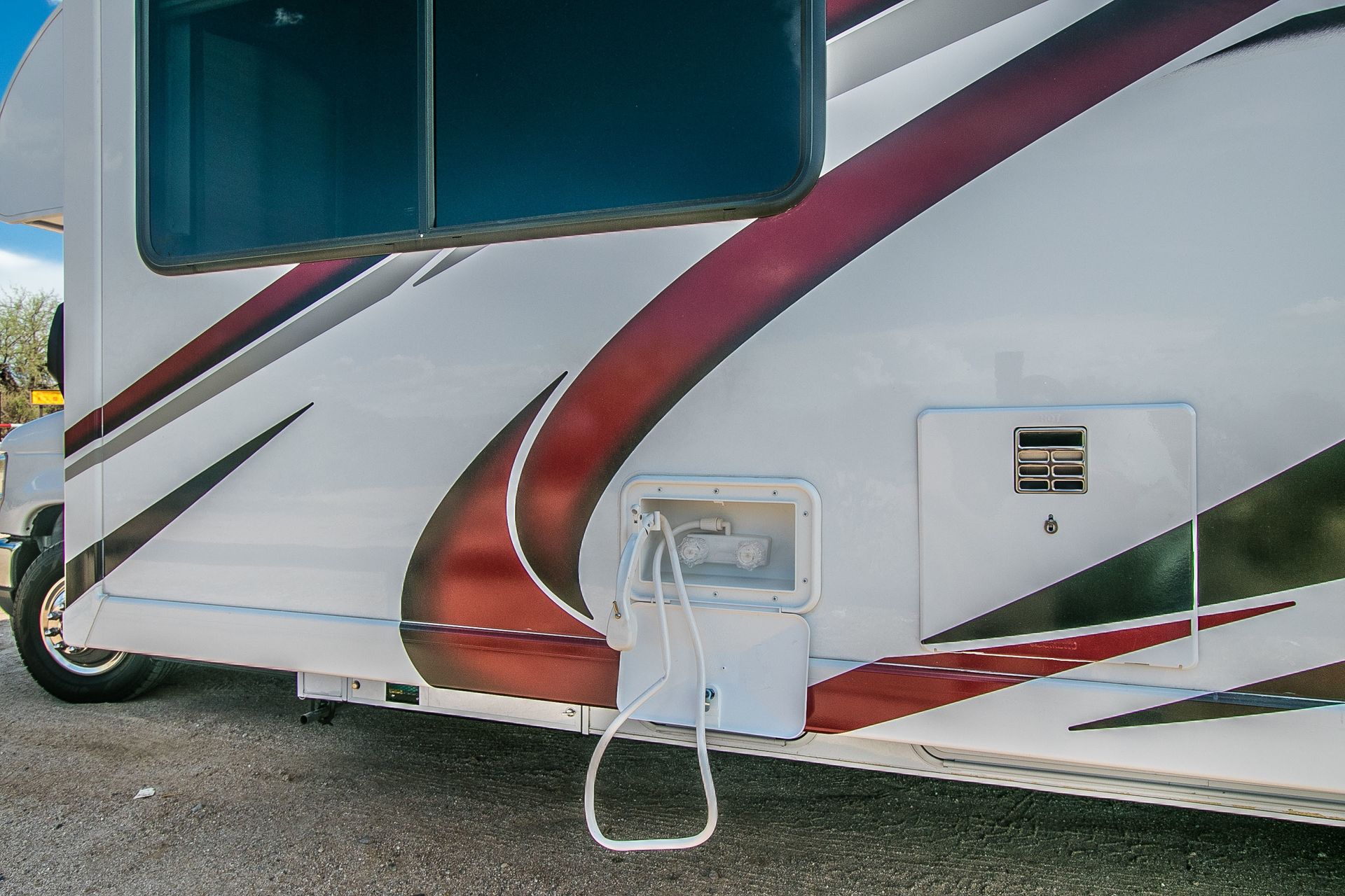 Photo 0 - 2022 Thor Class C Motorhome rental photo 4