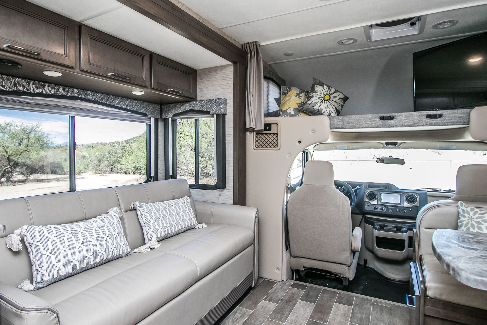Photo 1 - 2022 Thor Class C Motorhome rental photo 16