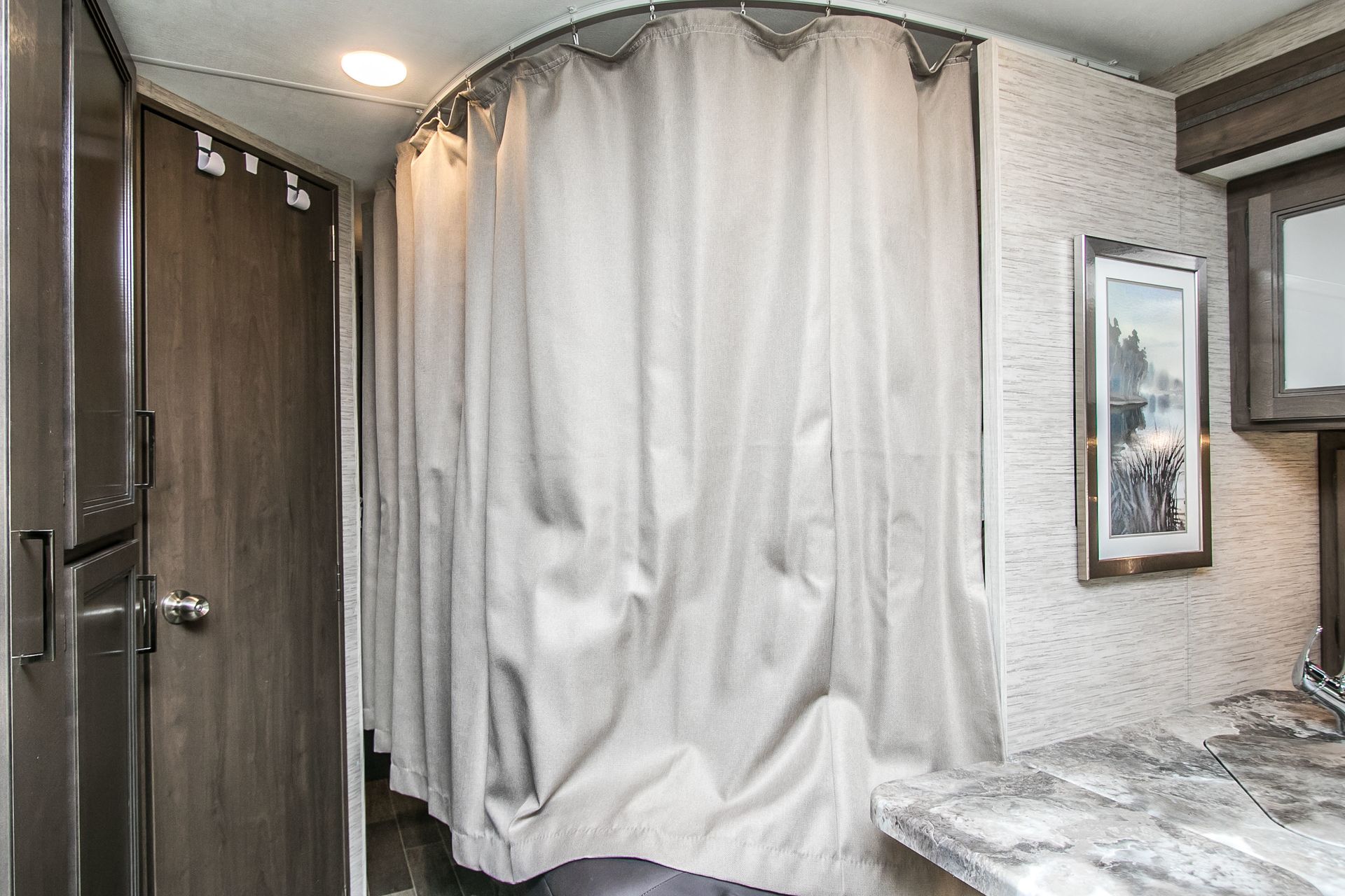 Photo 1 - 2022 Thor Class C Motorhome rental photo 17