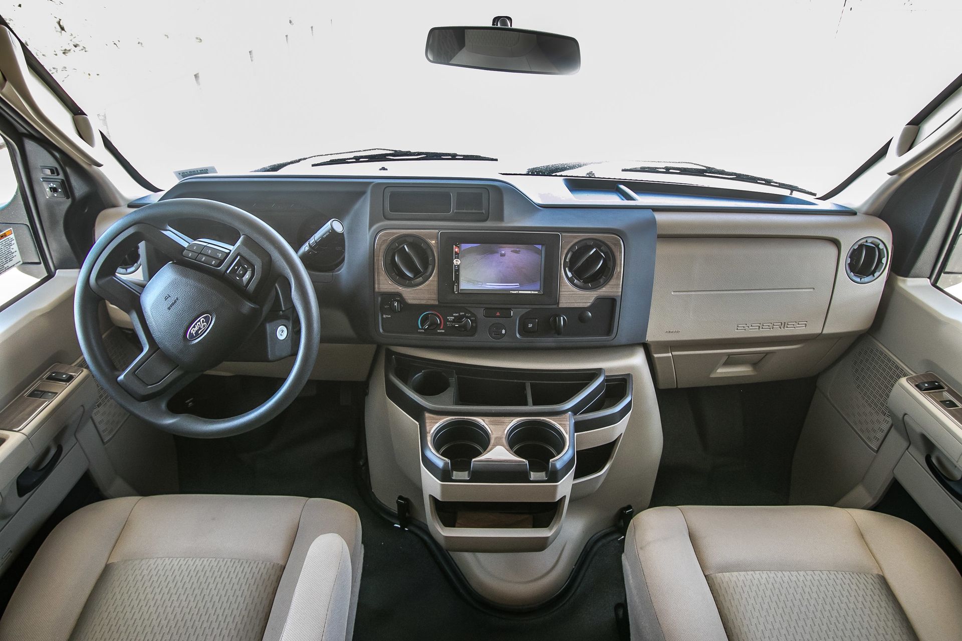 Photo 2 - 2022 Thor Class C Motorhome rental photo 25