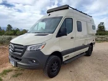 Photo 25 - 2018 Thor Motor Coach Class A Motorhome rental photo 27