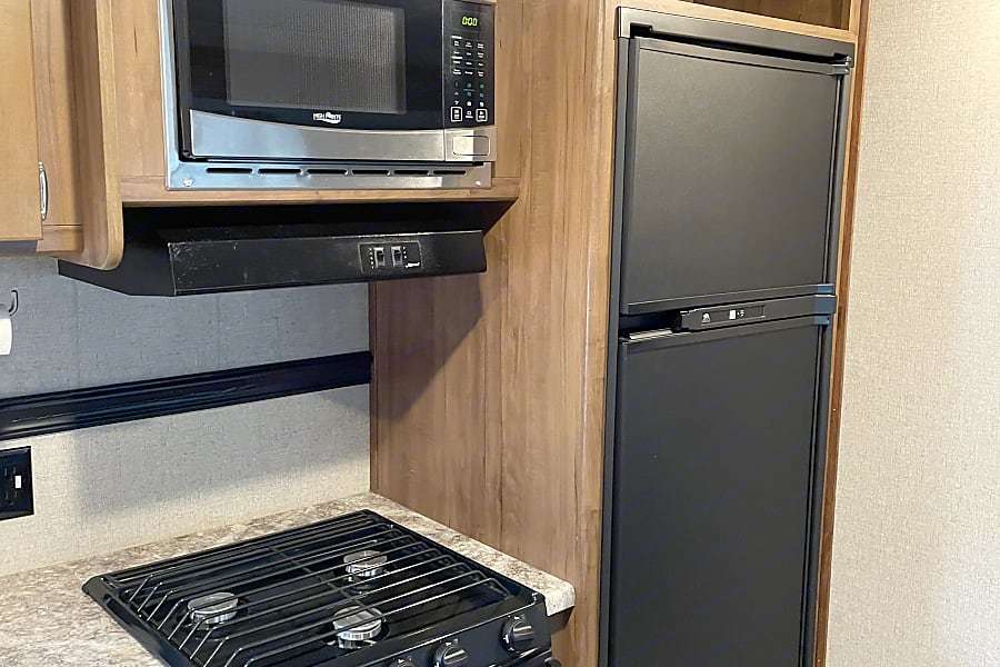 Photo 7 - 2019 Dutchmen Travel Trailer rental photo 9