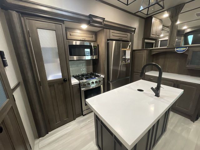 Photo 2 - 2022 Grand Design Fifth Wheel rental photo 18
