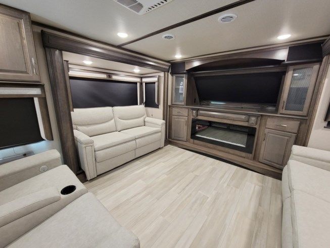 Photo 3 - 2022 Grand Design Fifth Wheel rental photo 35