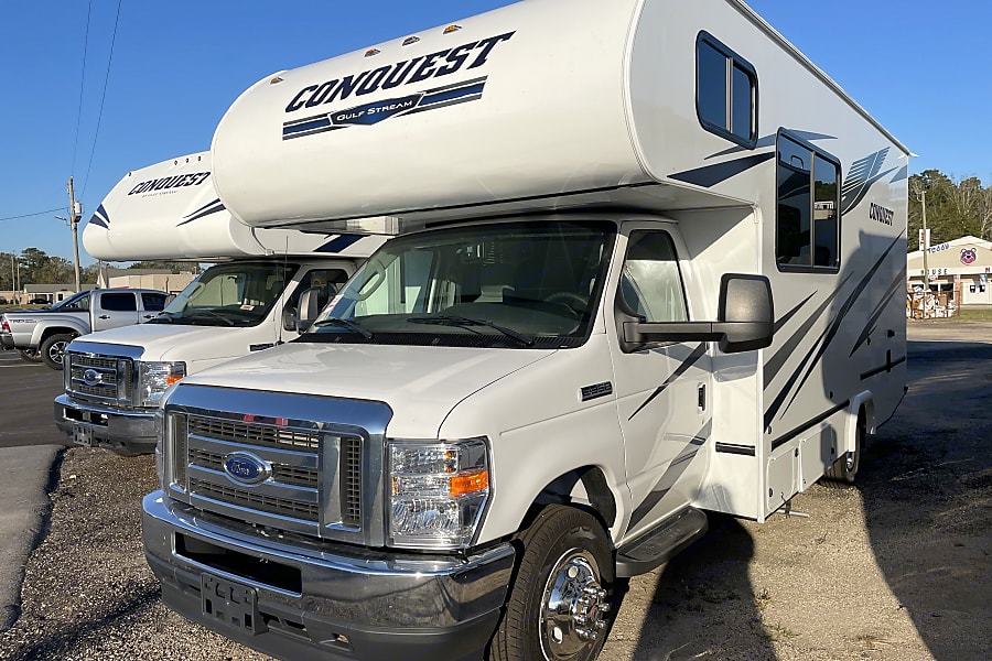 Photo 7 - 2021 Gulf Stream Class C Motorhome rental photo 9