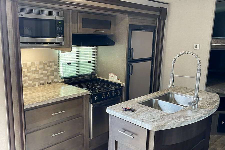 Photo 5 - 2018 Forest River Travel Trailer rental photo 7
