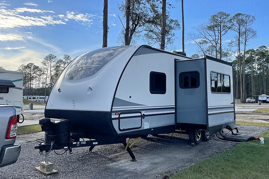 Photo 14 - 2018 Forest River Travel Trailer rental photo 16