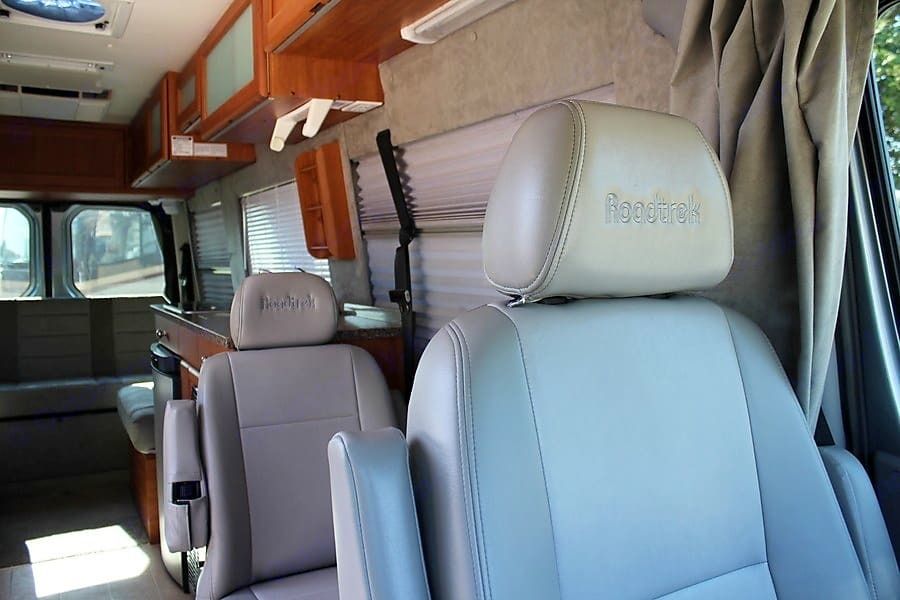 Photo 2 - 2020 Mercedes-Benz Class B Motorhome rental photo 4