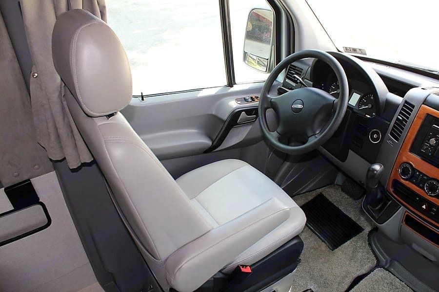 Photo 3 - 2020 Mercedes-Benz Class B Motorhome rental photo 5