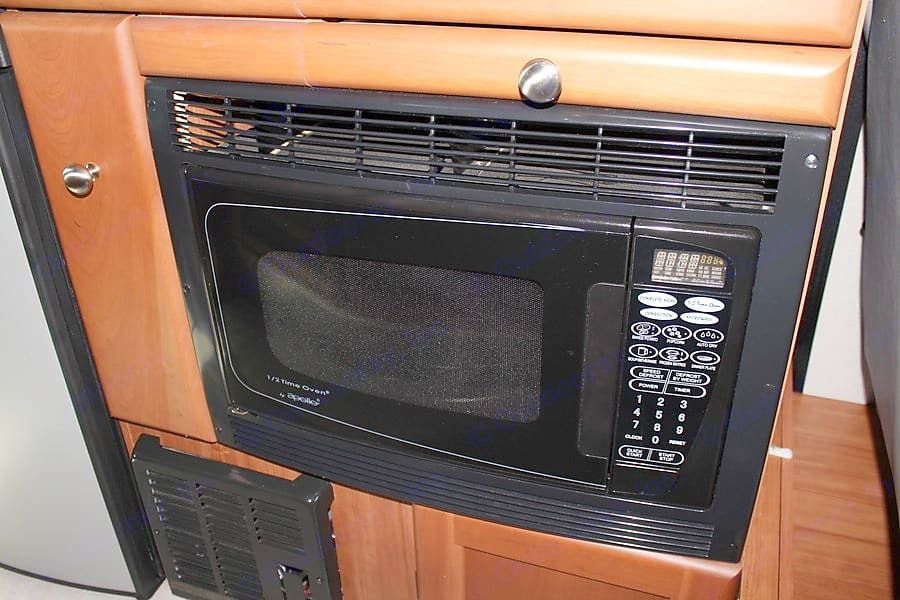 Photo 9 - 2020 Mercedes-Benz Class B Motorhome rental photo 11