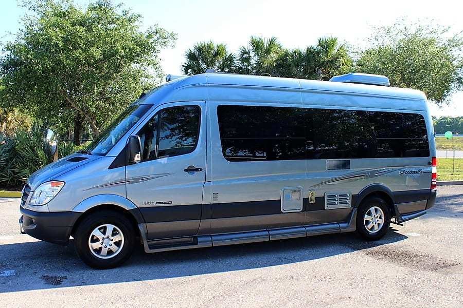 Photo 17 - 2020 Mercedes-Benz Class B Motorhome rental photo 19