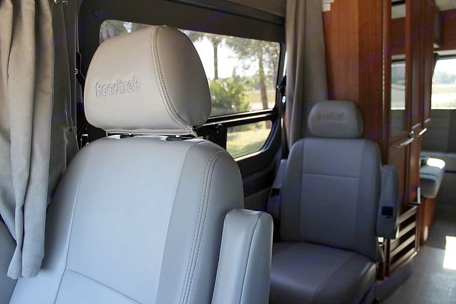 Photo 6 - 2020 Mercedes-Benz Class B Motorhome rental photo 8