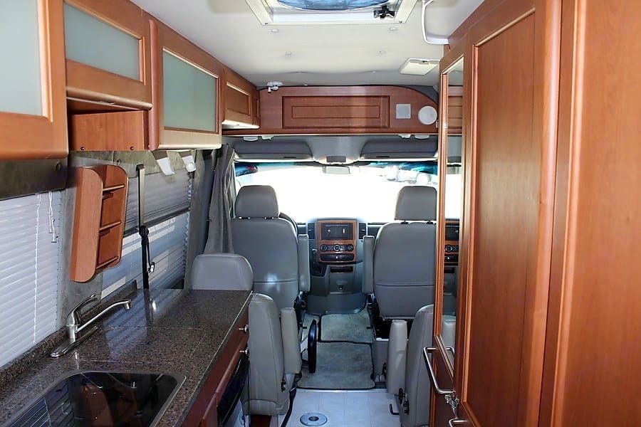 Photo 9 - 2020 Mercedes-Benz Class B Motorhome rental photo 11