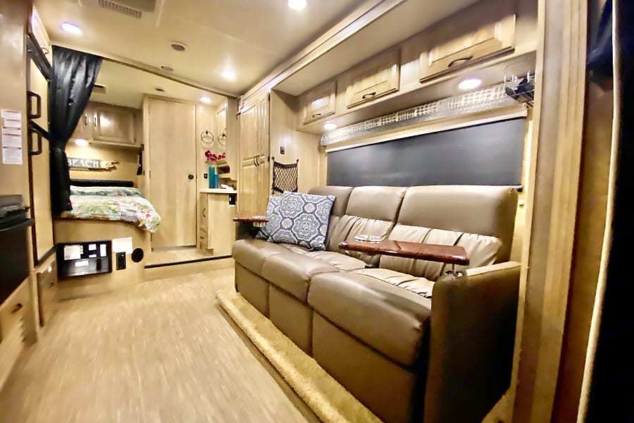 Photo 4 - 2020 Coachmen Class C Motorhome rental photo 6