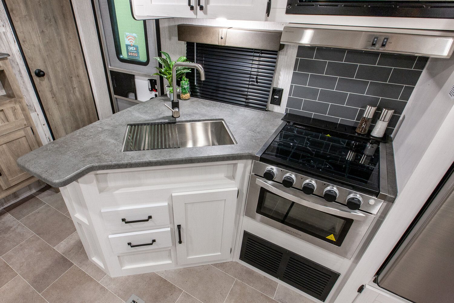 Photo 16 - 2020 Palomino Travel Trailer rental photo 18