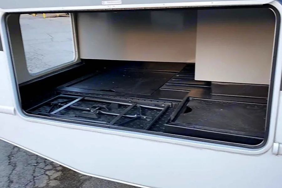 Photo 10 - 2021 Tiffin Class C Motorhome rental photo 12