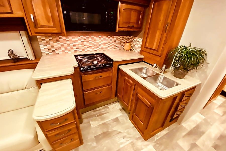 Photo 1 - 2020 Jayco Class C Motorhome rental photo 3