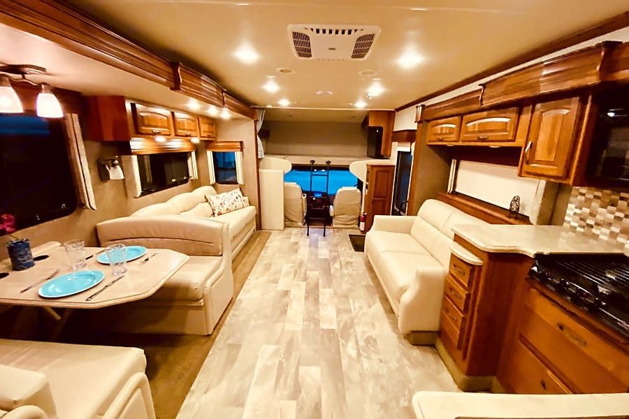 Photo 18 - 2020 Jayco Class C Motorhome rental photo 20