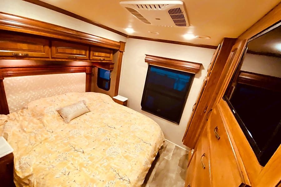 Photo 25 - 2020 Jayco Class C Motorhome rental photo 27