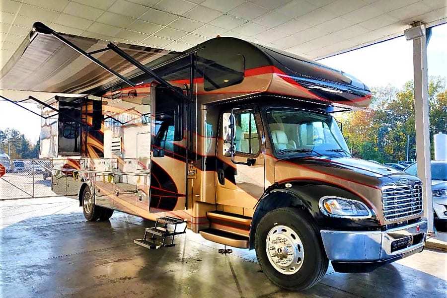 Photo 34 - 2020 Jayco Class C Motorhome rental photo 36