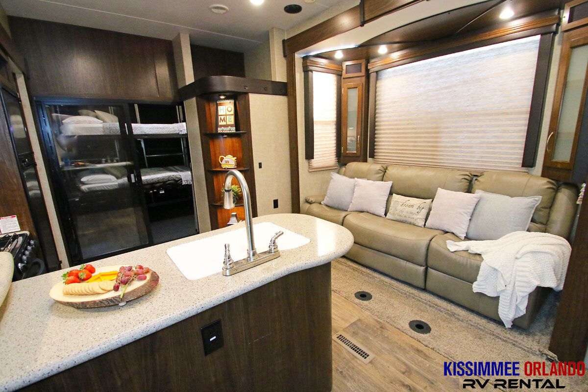 Photo 15 - 2020 Heartland Fifth Wheel rental photo 17