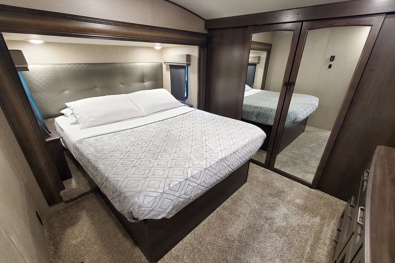 Photo 12 - 2020 Grand Design Fifth Wheel rental photo 14