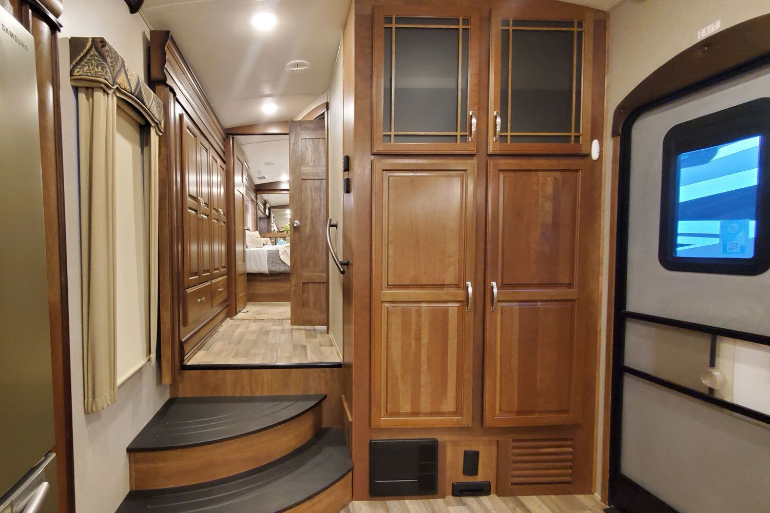 Photo 8 - 2020 Keystone Fifth Wheel rental photo 10